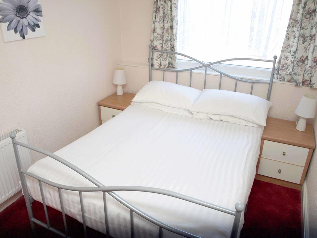 Waverley House Apartments Blackpool Room photo